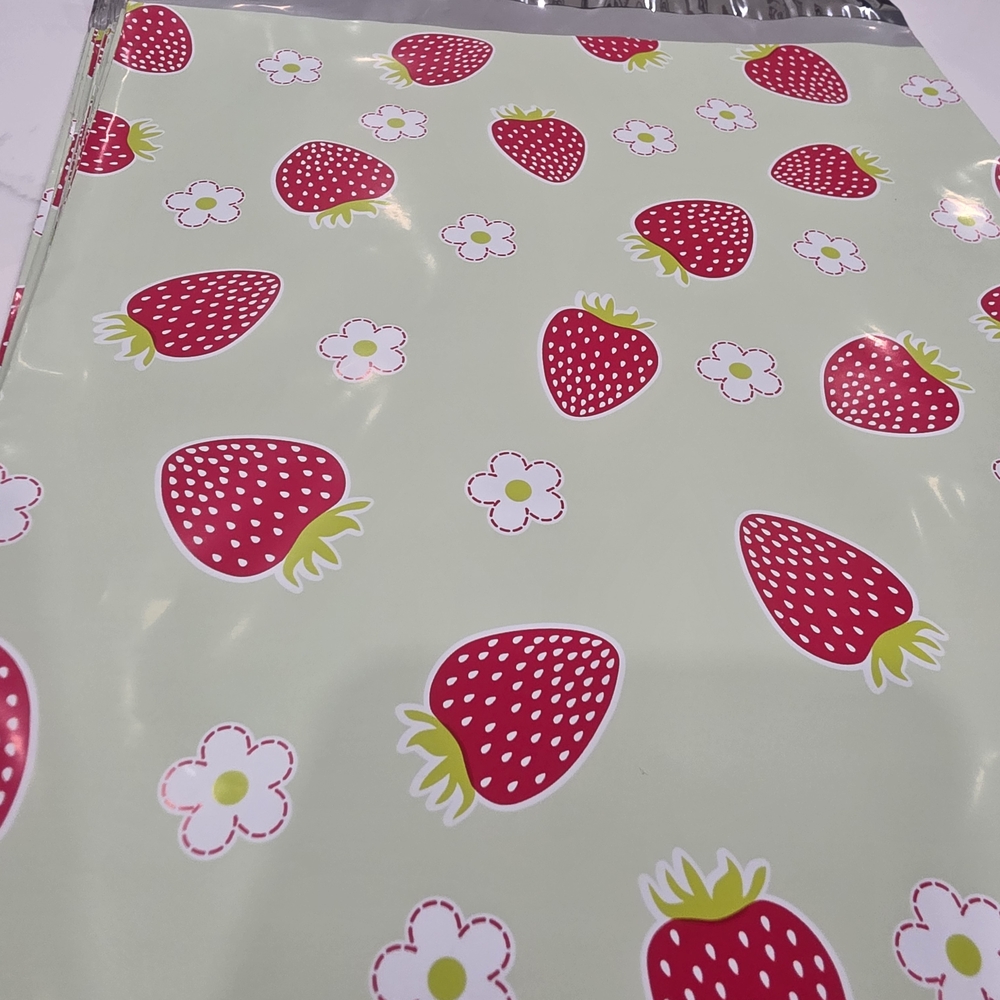Strawberry and Flower Patterned Sheet POLYMAILERS